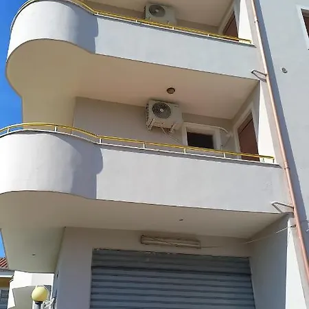 Habitación en casa particular Deza Golem (Tirana)